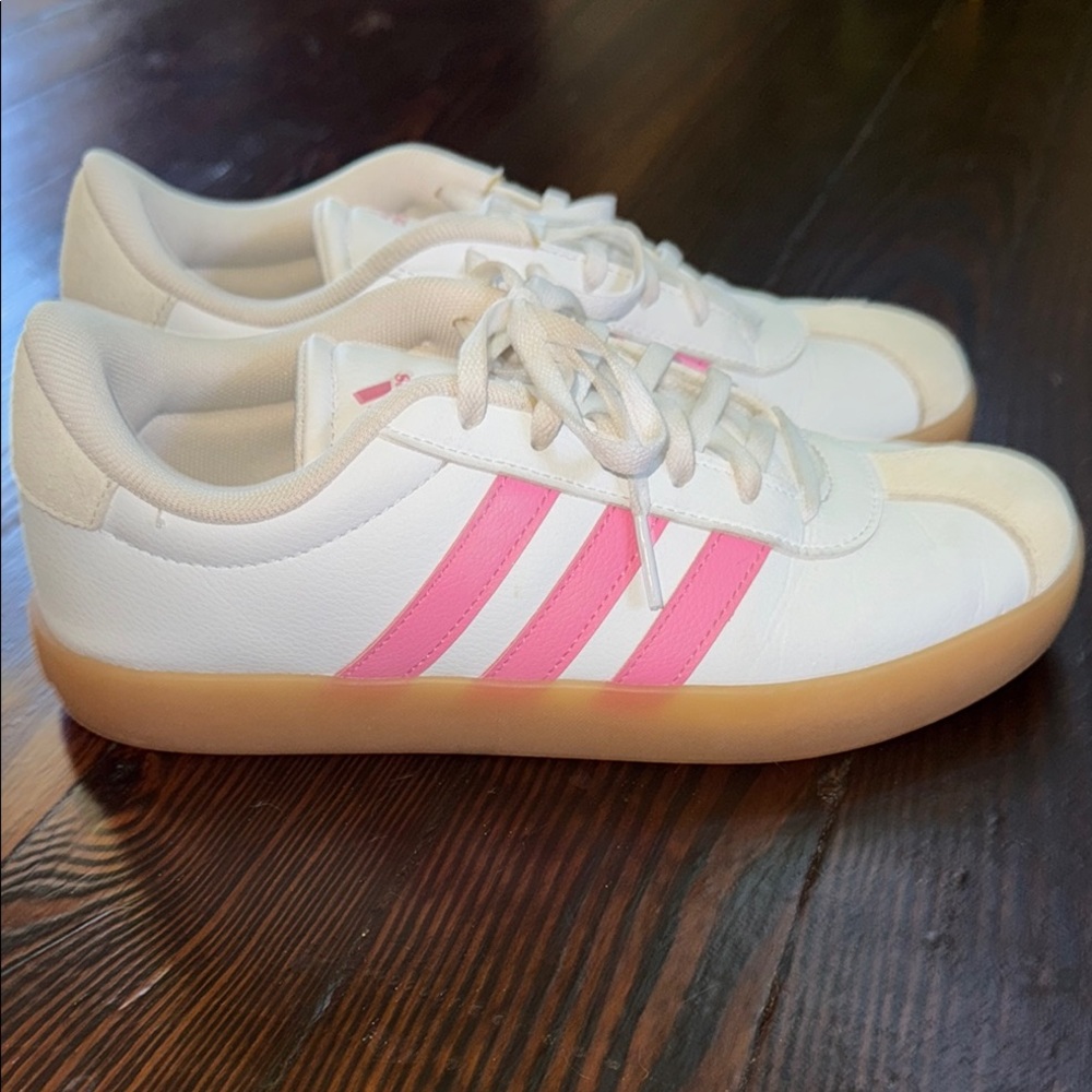 NWOT Adidas White and Pink VL Court 3.0 Kids Sneakers with Signature Stripes